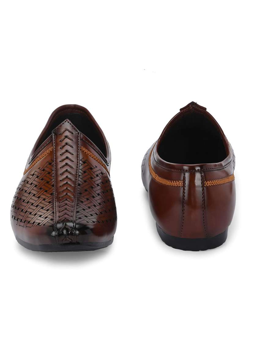 men brown slip on mojari - 22498890 -  Standard Image - 3