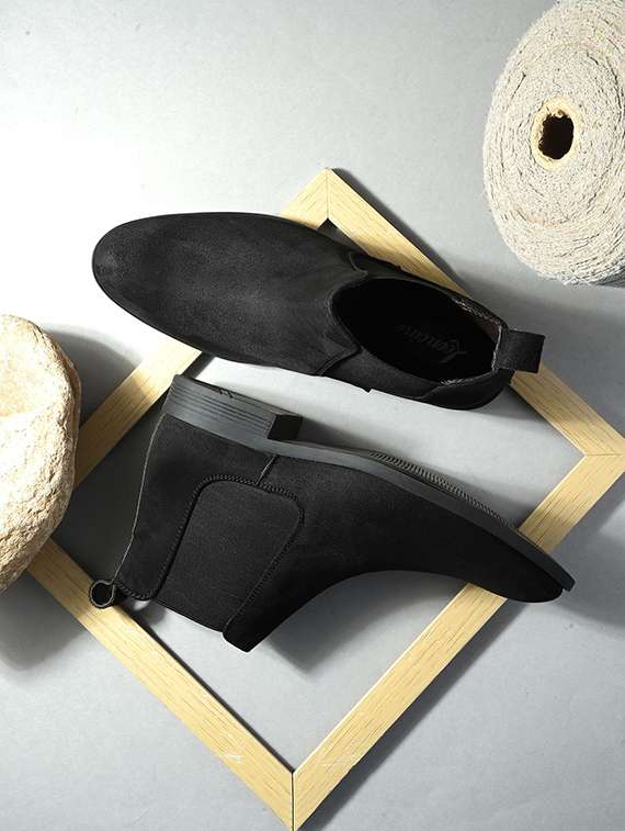 men black slip on boot