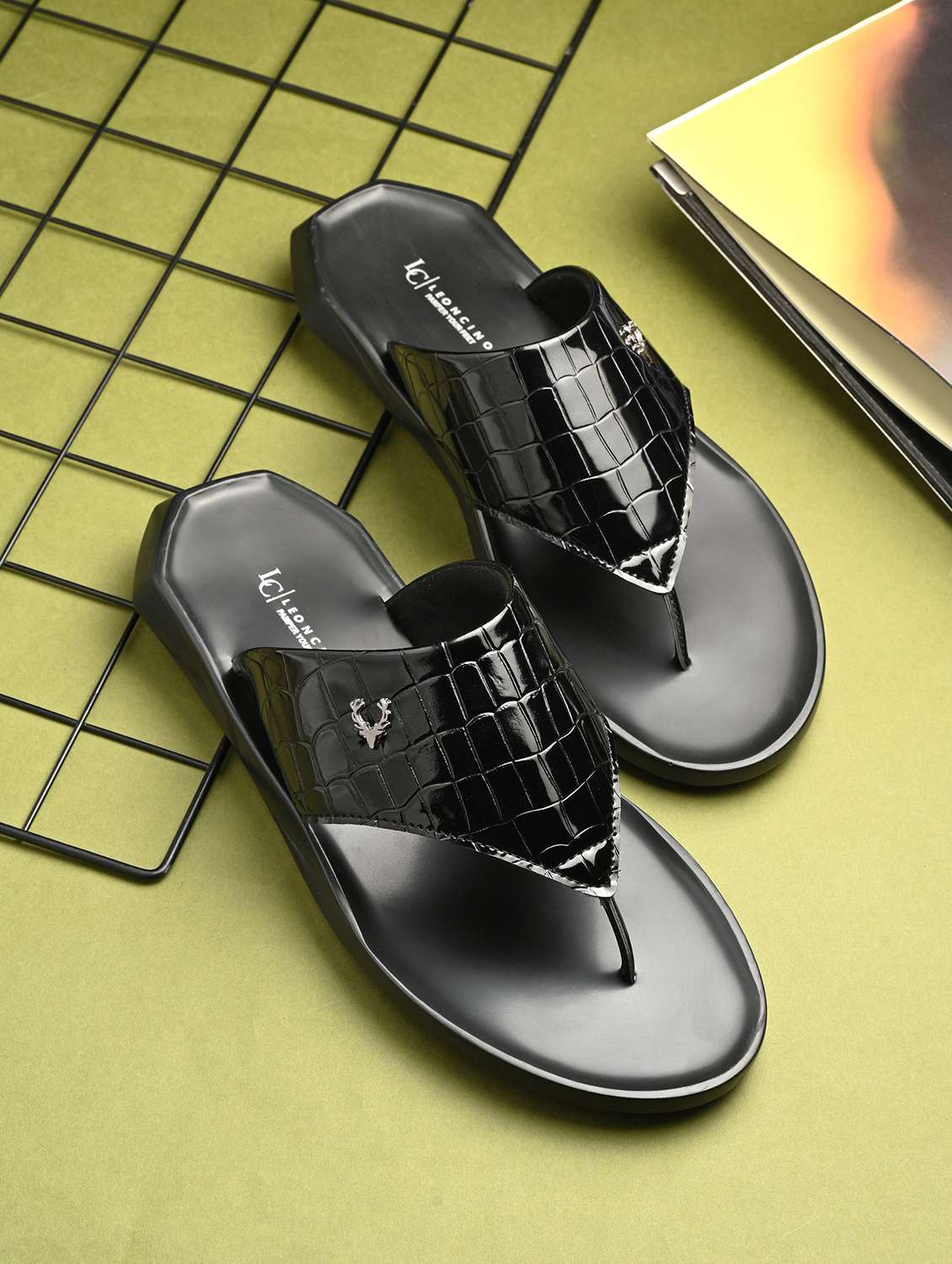 men black toe seperator sandal