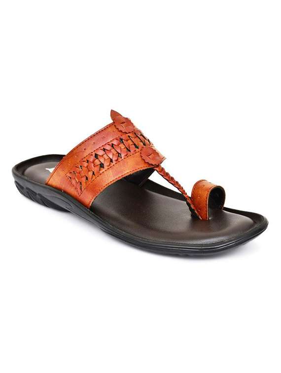 men textured one toe kolhapuri sandal