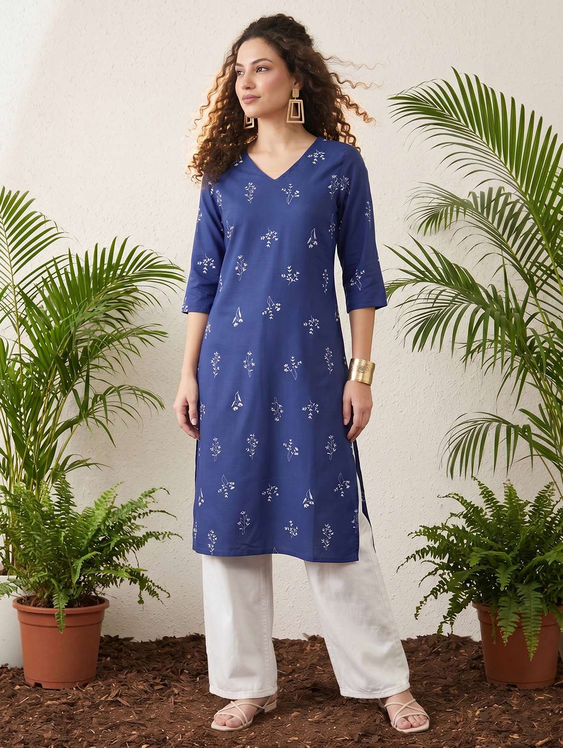 women printed three quarter sleeve straight kurta