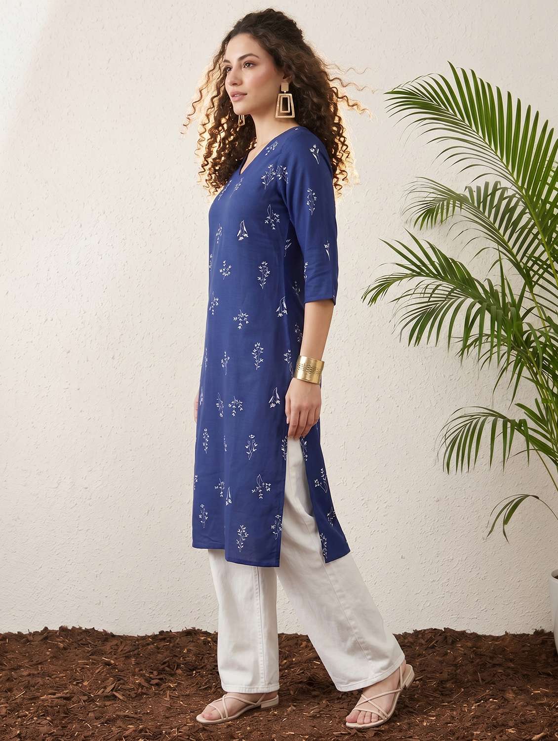women printed three quarter sleeve straight kurta - 22499091 -  Standard Image - 3