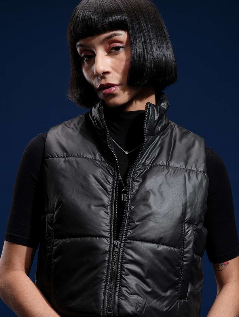 women solid sleeveless puffer jacket