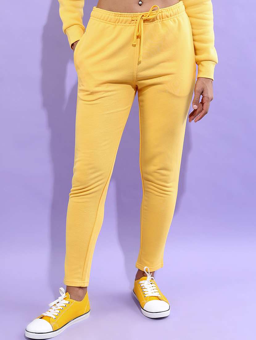 women solid mid rise track pant