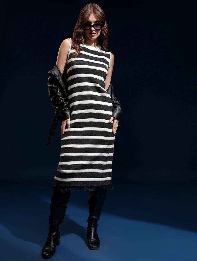 women striped sleeveless sheath dress