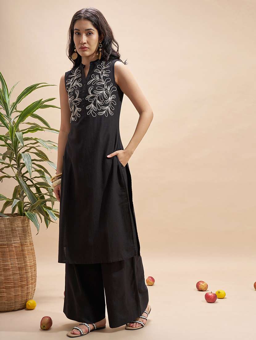 women embroidered sleeveless straight kurta - 22499560 -  Standard Image - 3