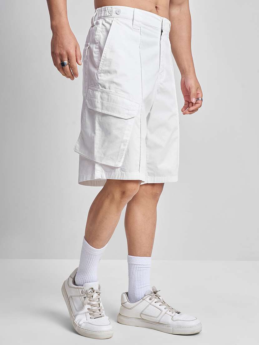 men solid mid rise relaxed fit cargo shorts - 22499610 -  Standard Image - 3