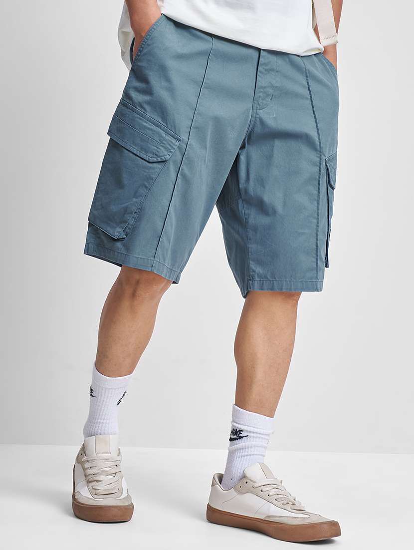 men solid mid rise loose fit cargo shorts - 22499611 -  Standard Image - 3