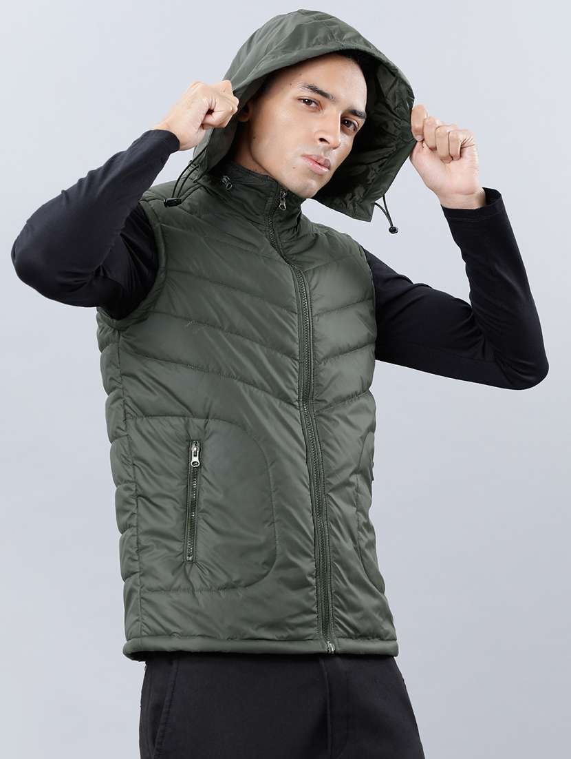 men solid sleeveless regular fit puffer jacket
