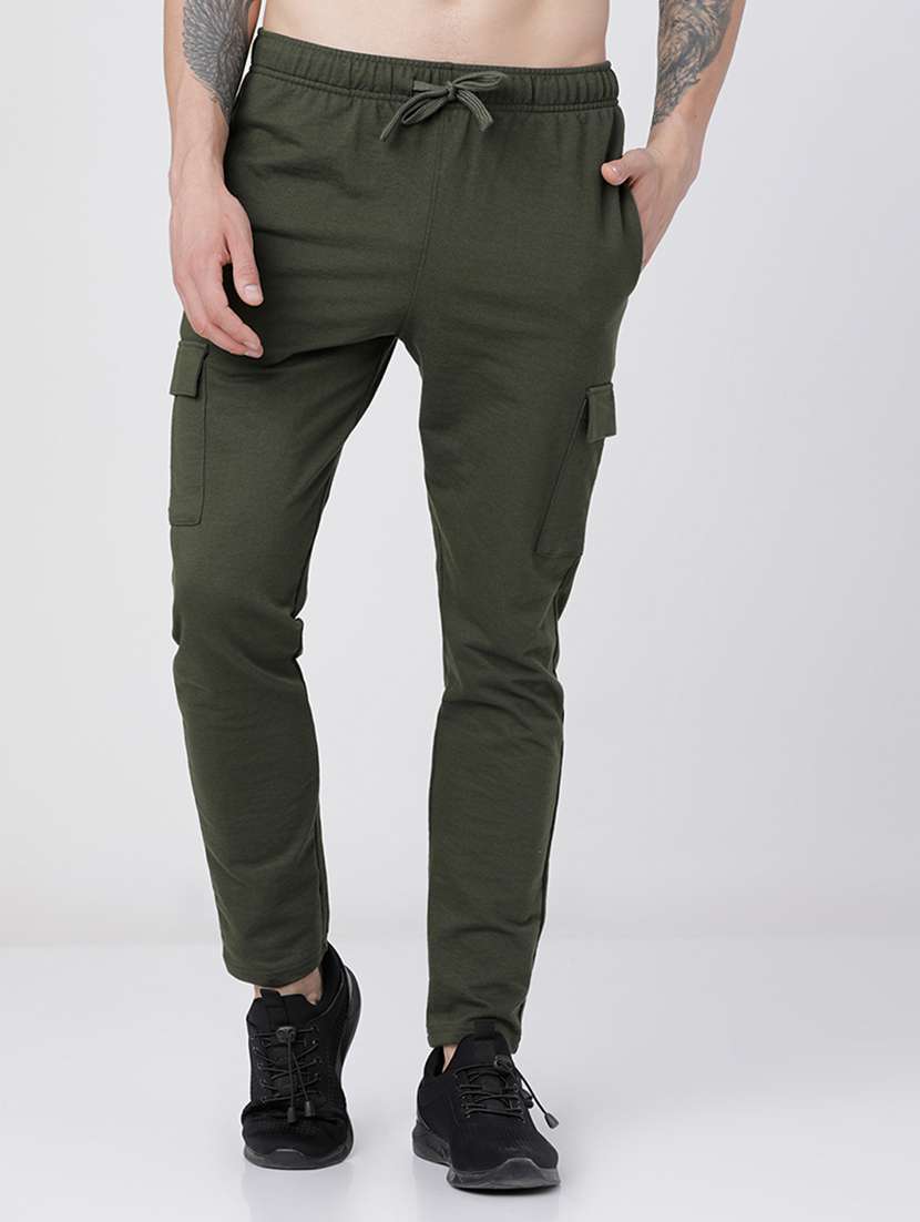 men solid mid rise regular fit cargo 