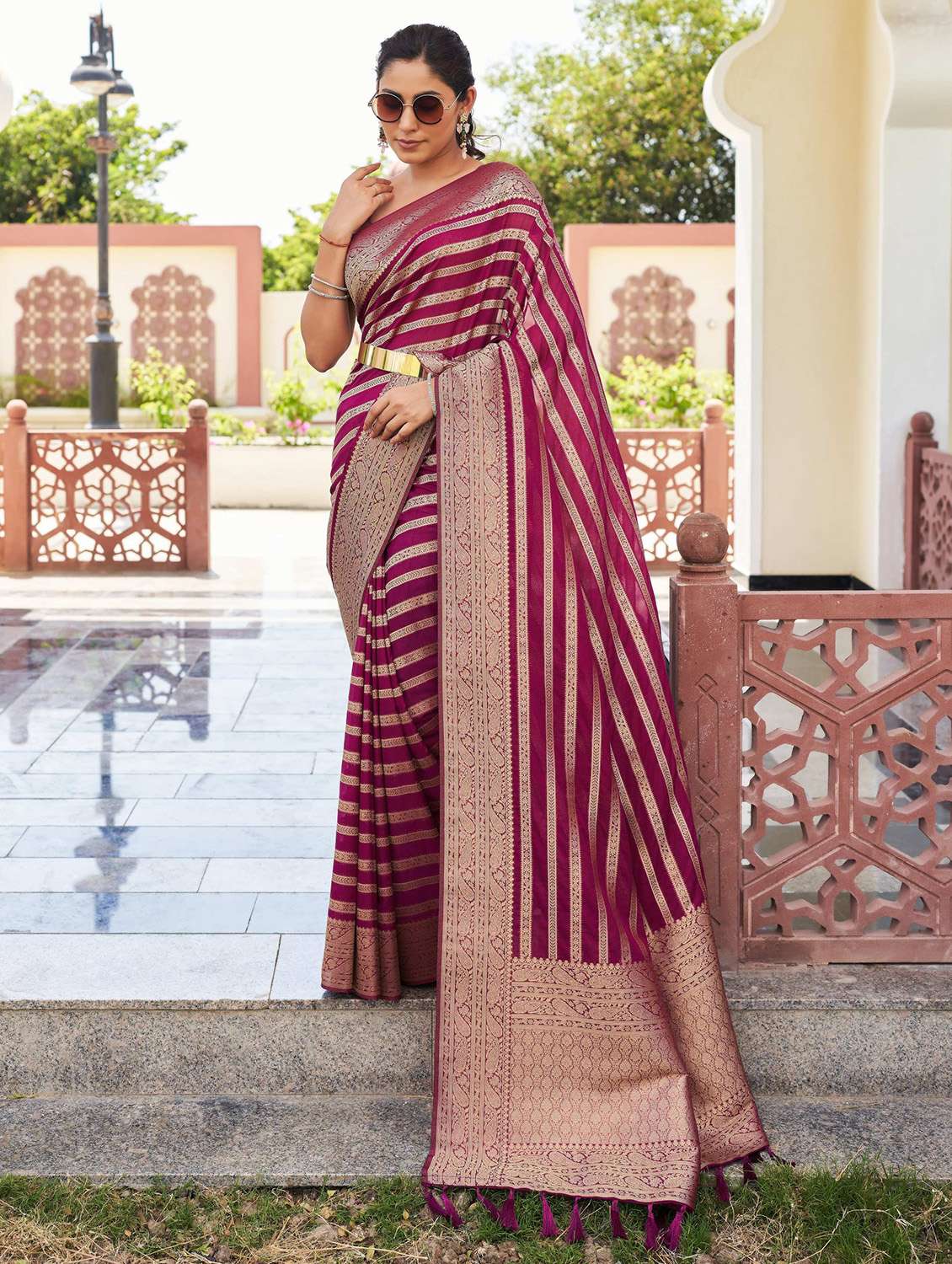 women self design banarasi saree with blouse