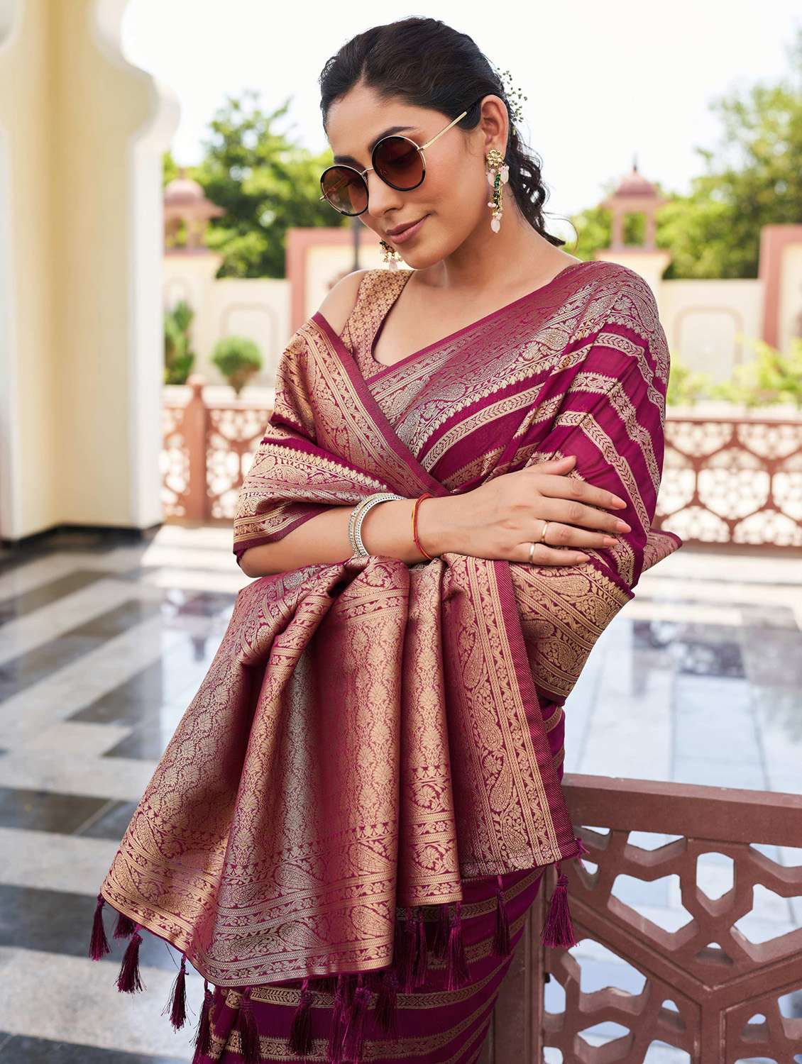 women self design banarasi saree with blouse - 22499811 -  Standard Image - 3