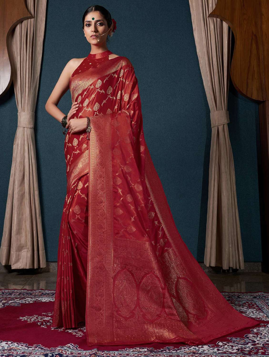 women self design banarasi saree with blouse