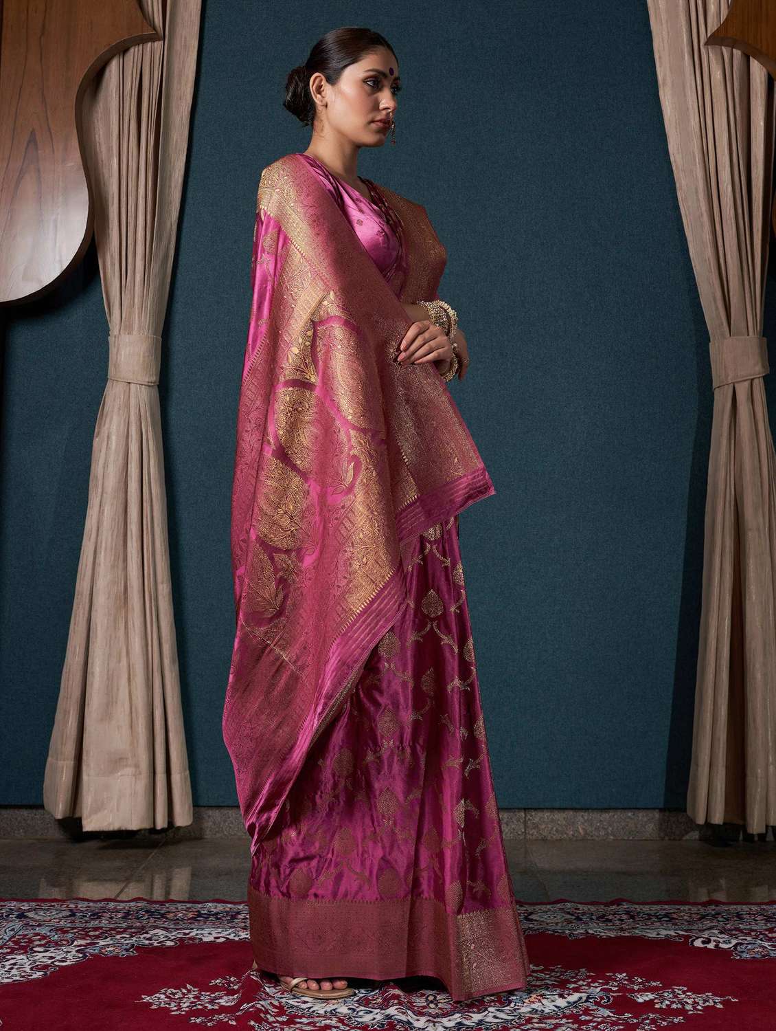 women self design banarasi saree with blouse - 22499827 -  Standard Image - 3