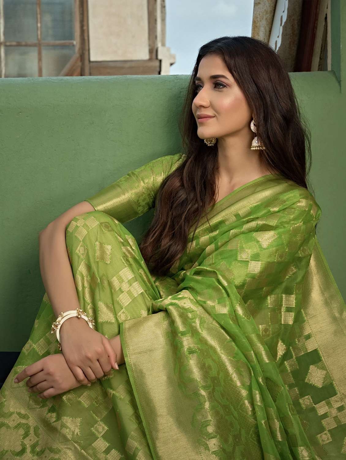 women self design banarasi saree with blouse - 22499830 -  Standard Image - 3
