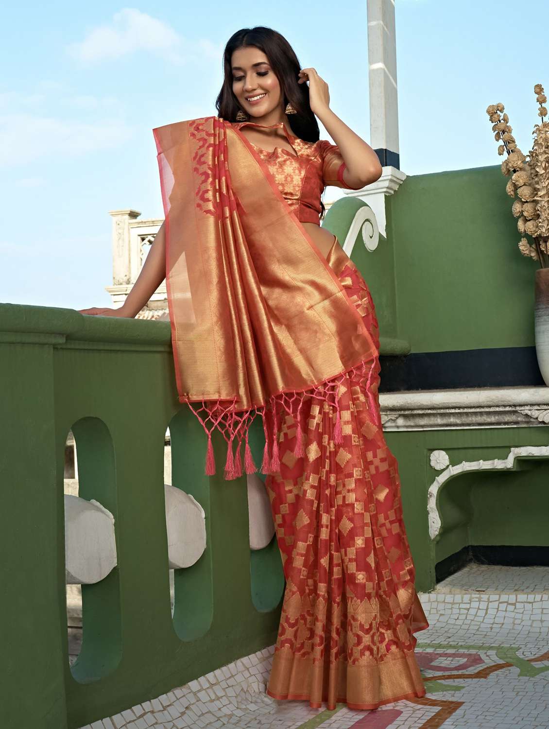 women self design banarasi saree with blouse - 22499831 -  Standard Image - 3