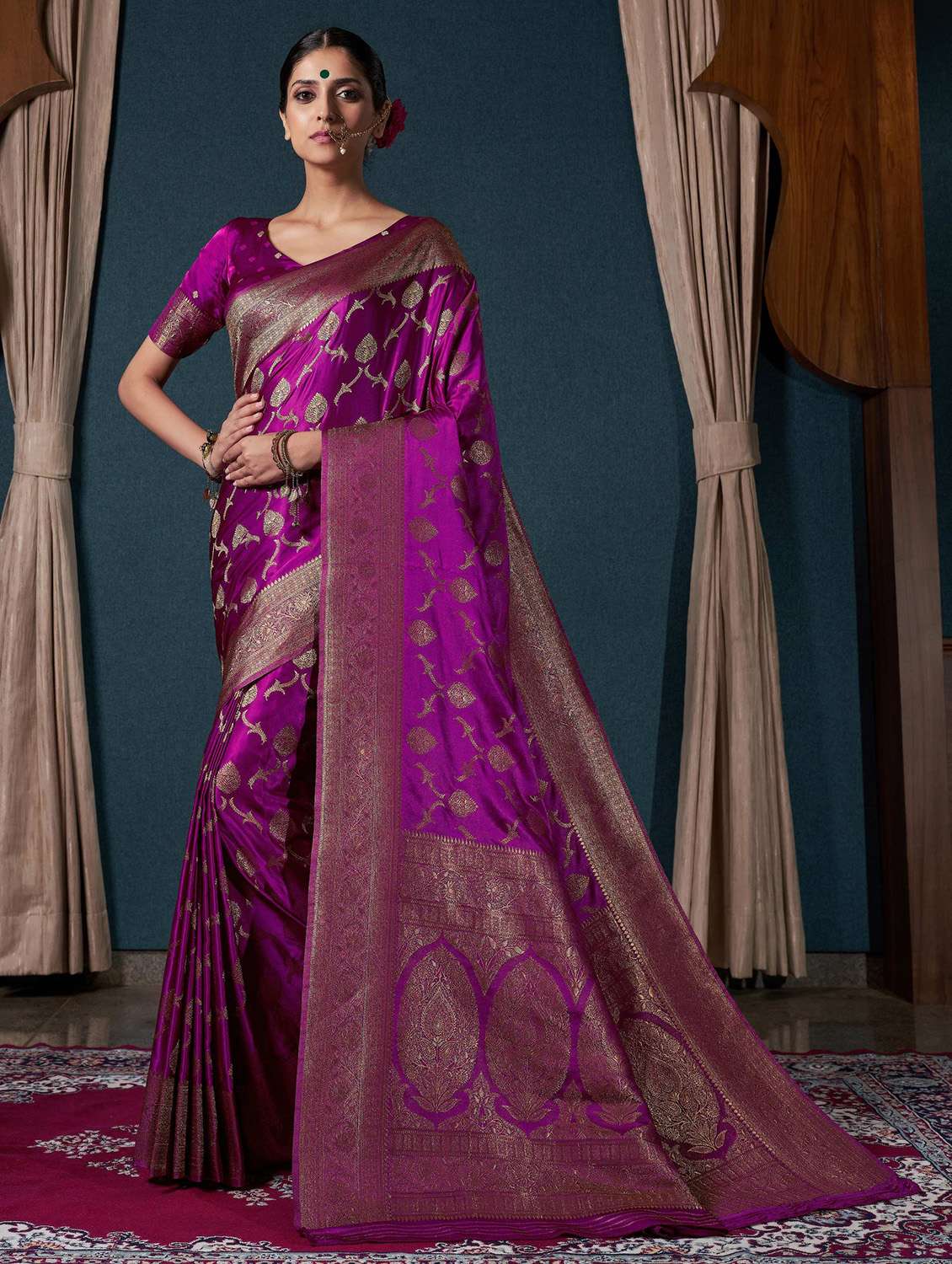women self design banarasi saree with blouse