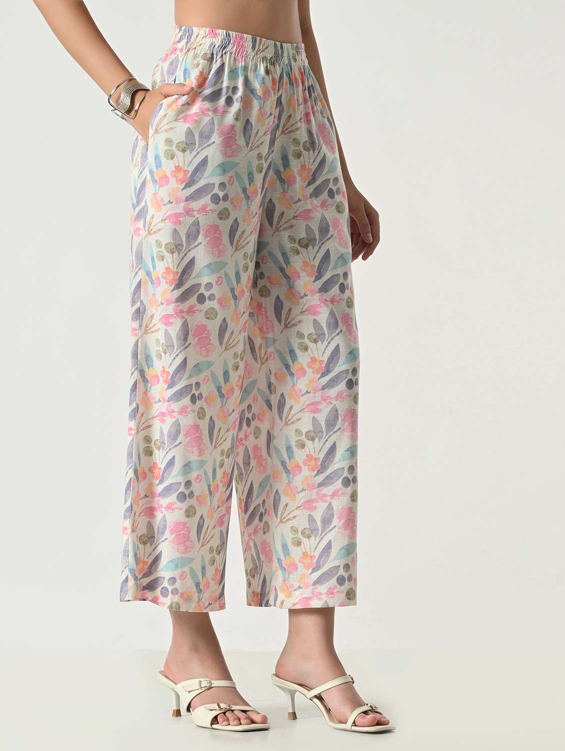 women floral printed mid rise straight fit palazzo - 22500120 -  Standard Image - 3