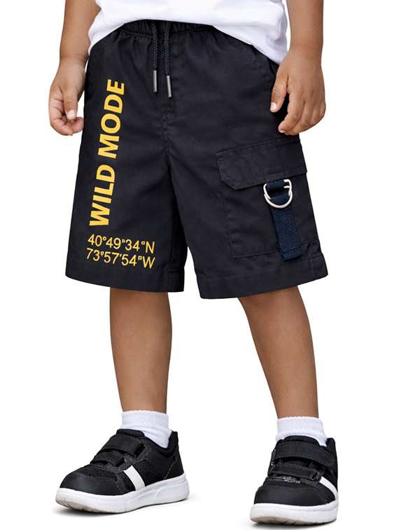 boys printed mid rise three fourth shorts