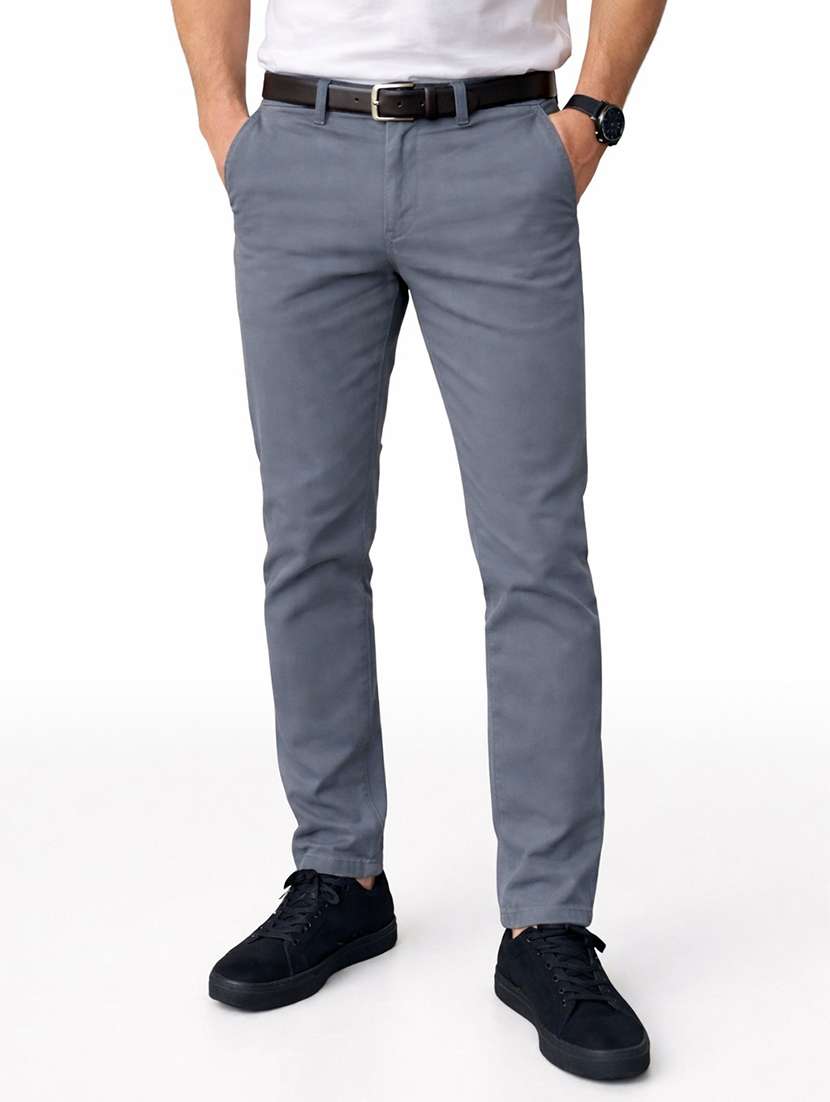 men solid mid rise chinos casual trouser