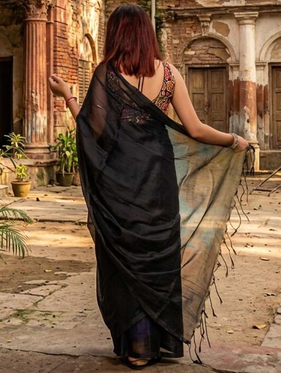 Women Solid Handloom Saree With Blouse - 22500197 -  Standard Image - 3