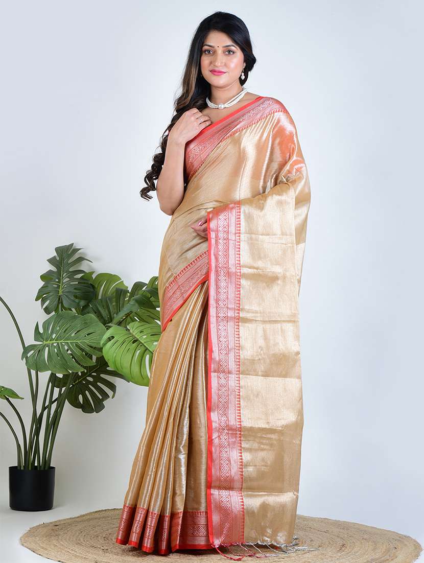 women solid with bordered saree with blouse