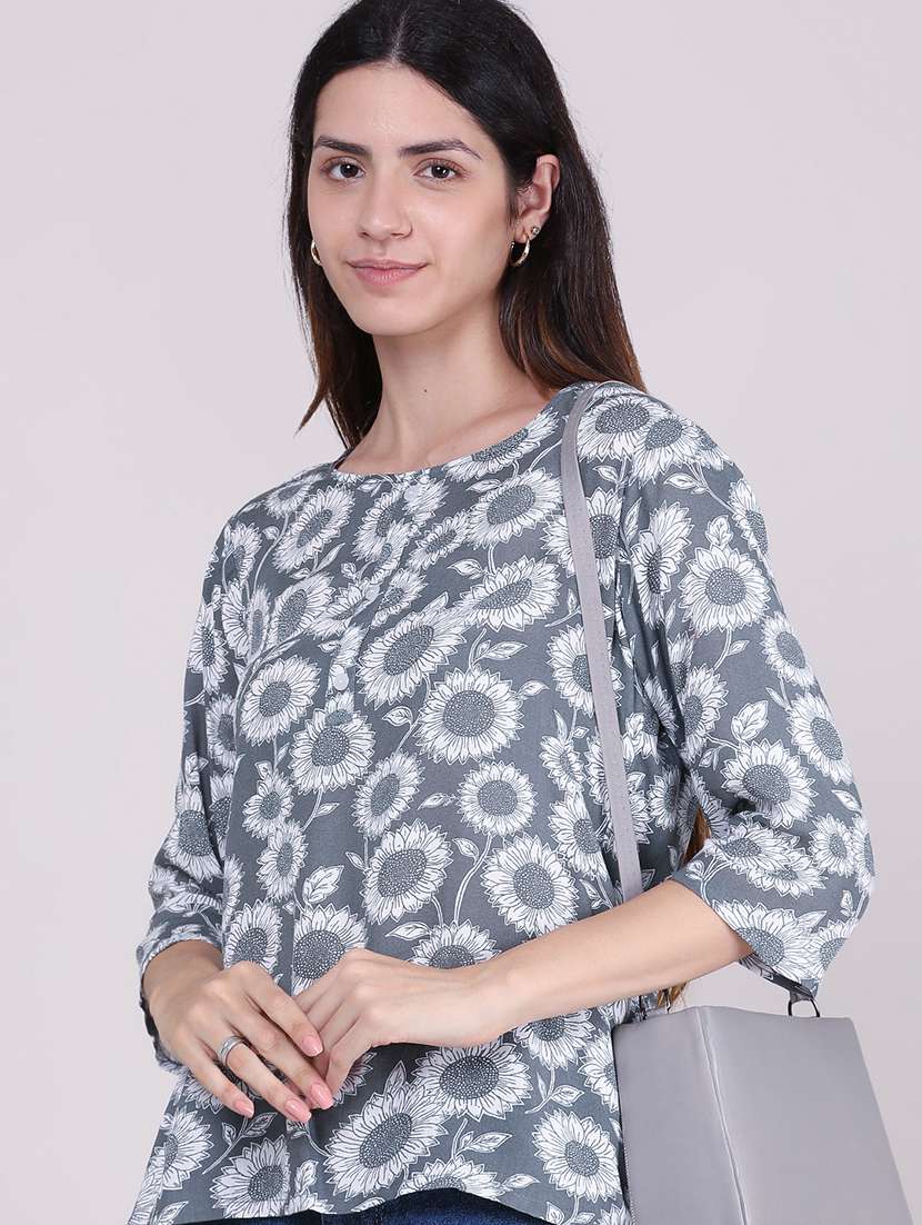women printed three quarter sleeves regular top