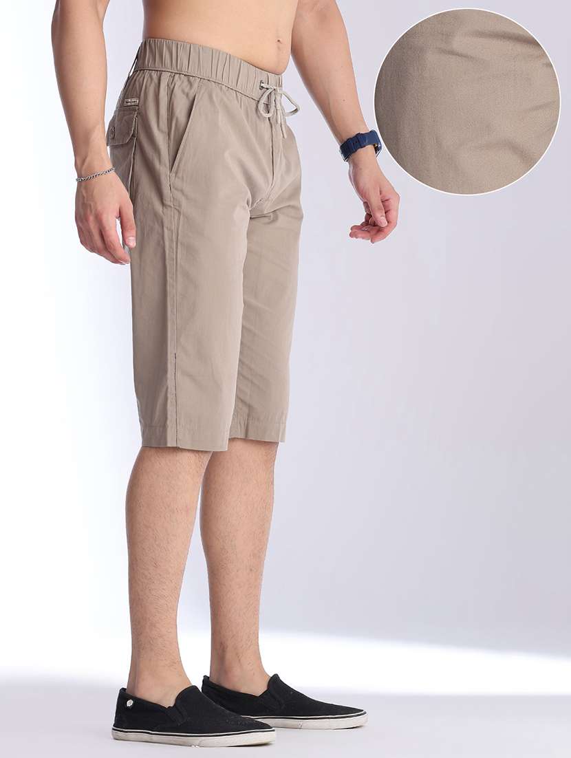 men solid mid rise regular fit three - fourth shorts - 22501000 -  Standard Image - 3
