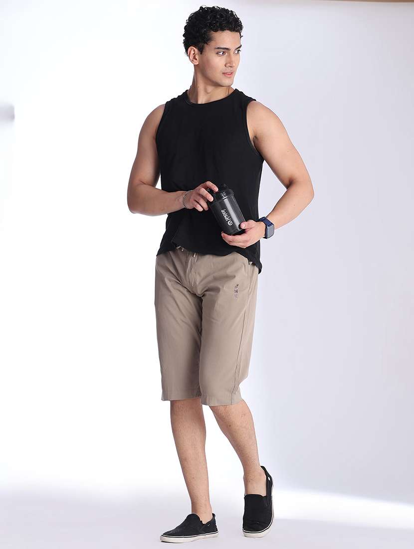 men solid mid rise regular fit three - fourth shorts - 22501000 -  Standard Image - 5