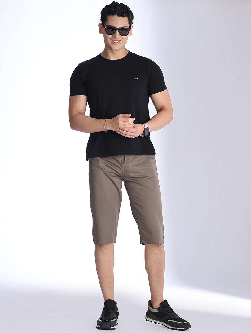 men solid mid rise regular fit three - fourth shorts - 22501015 -  Standard Image - 5
