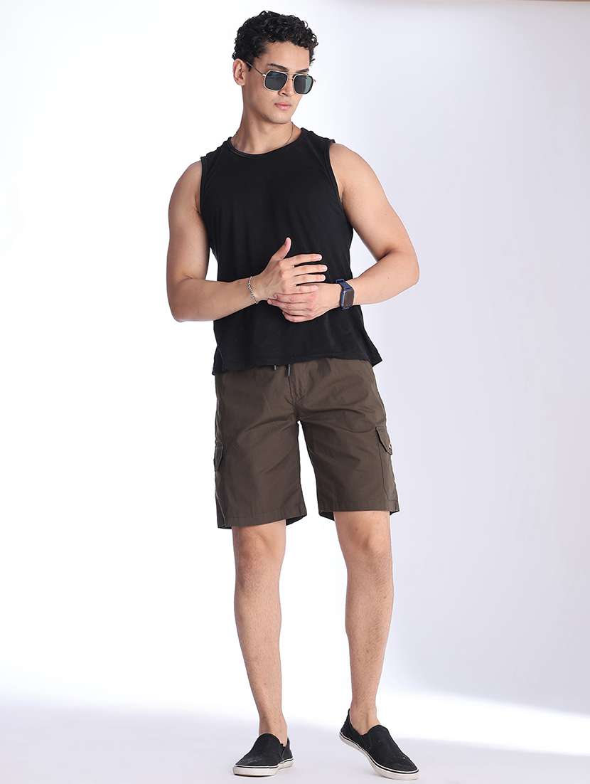 men solid mid rise regular fit cargo shorts - 22501041 -  Standard Image - 5