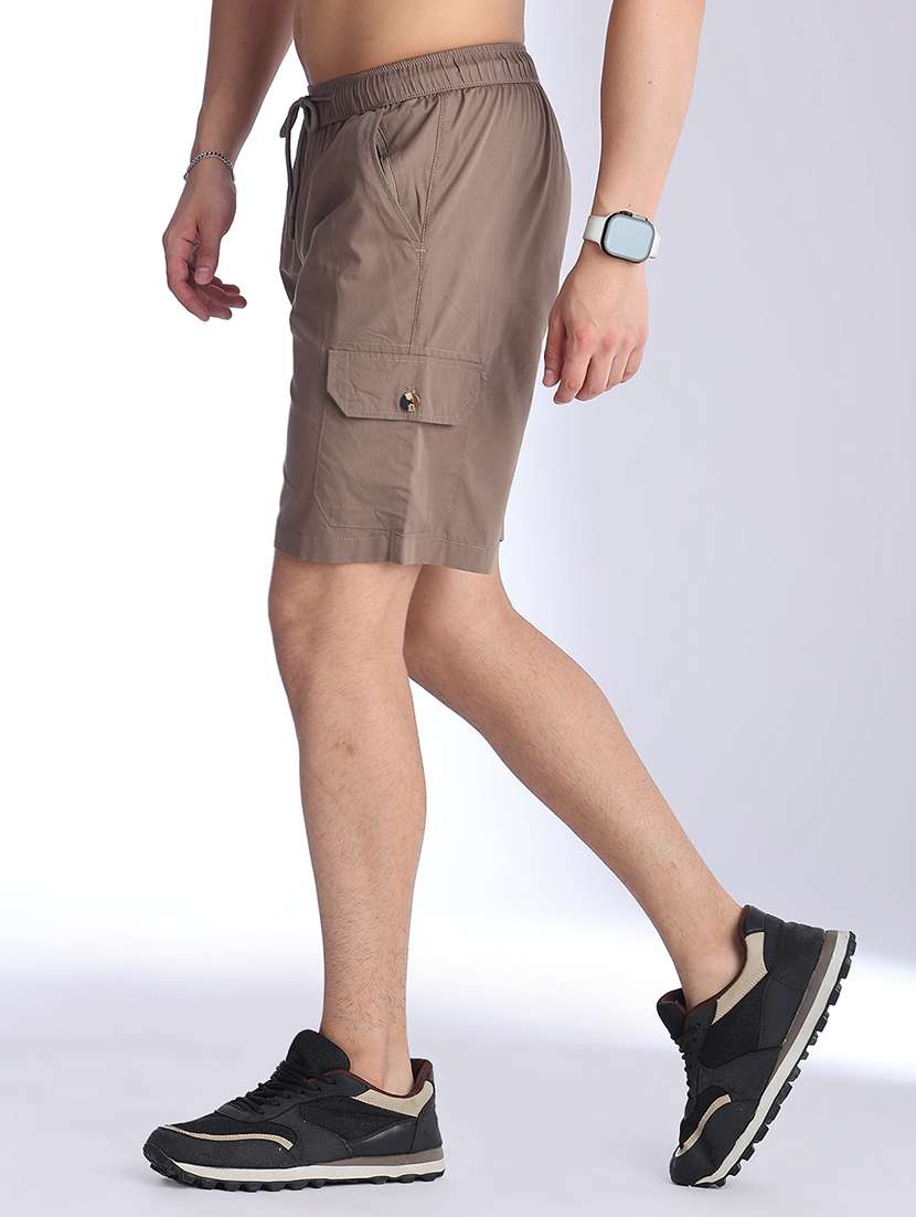 men solid mid rise regular fit cargo shorts - 22501045 -  Standard Image - 3
