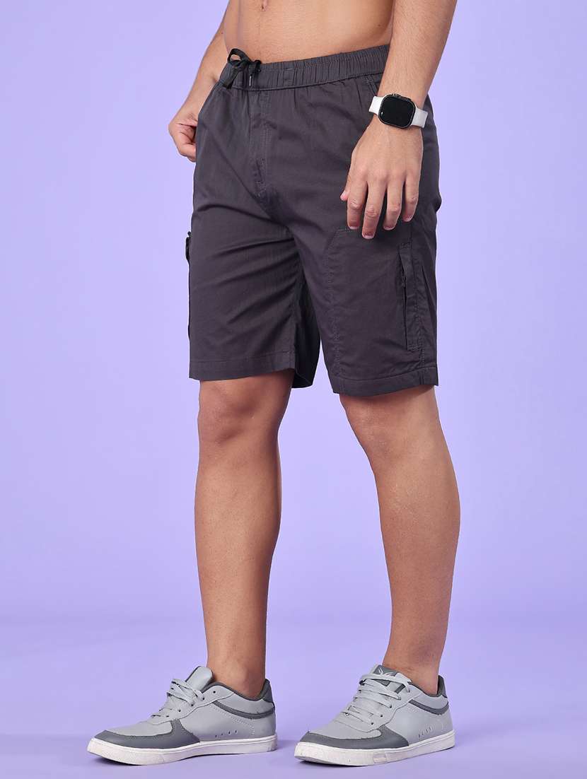 men solid mid rise regular fit cargo shorts - 22501050 -  Standard Image - 3