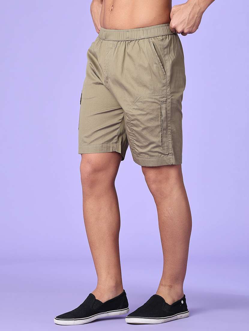 men solid mid rise regular fit cargo shorts - 22501052 -  Standard Image - 3