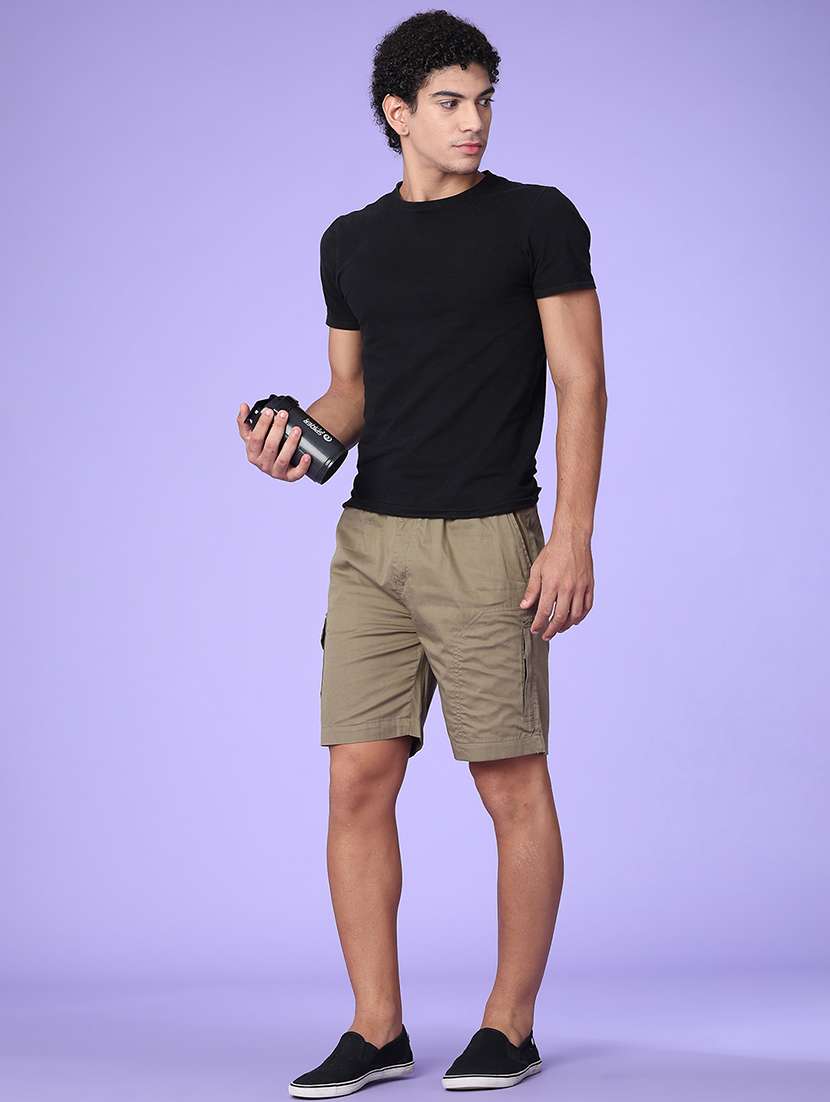 men solid mid rise regular fit cargo shorts - 22501052 -  Standard Image - 5
