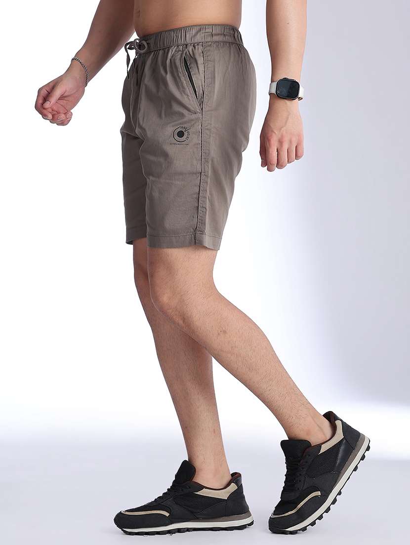 men solid mid rise regular fit shorts - 22501054 -  Standard Image - 3