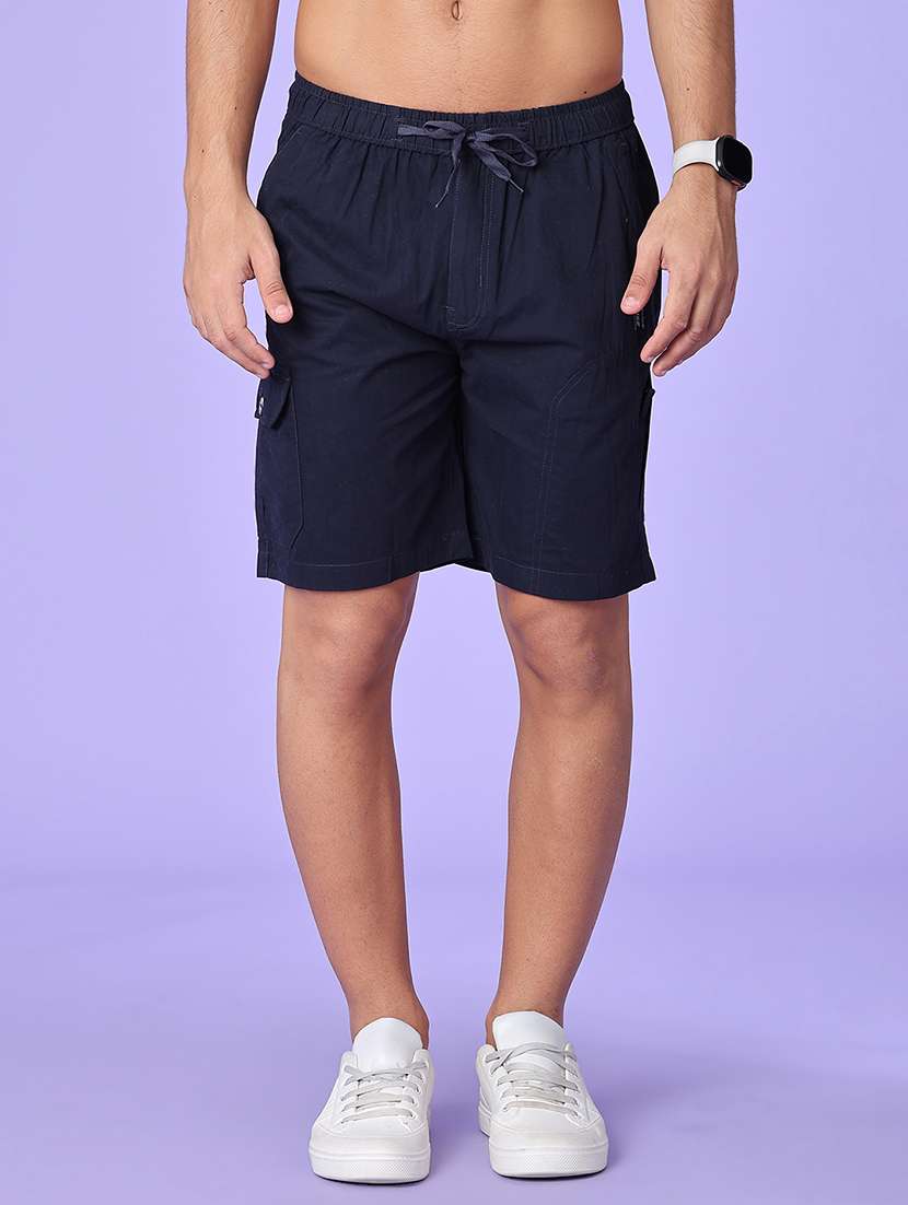 men solid mid rise regular fit cargo shorts - 22501055 -  Standard Image - 3