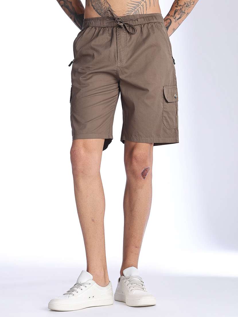 men solid mid rise regular fit cargo shorts - 22501066 -  Standard Image - 3
