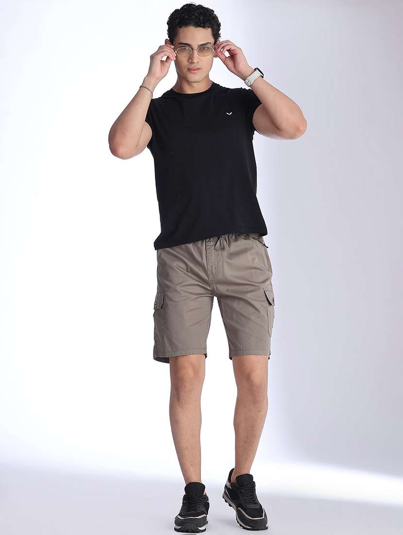 men solid mid rise regular fit cargo shorts - 22501069 -  Standard Image - 5