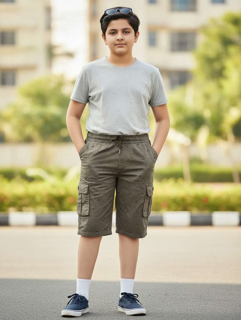 boys printed mid rise three fourth cargo shorts