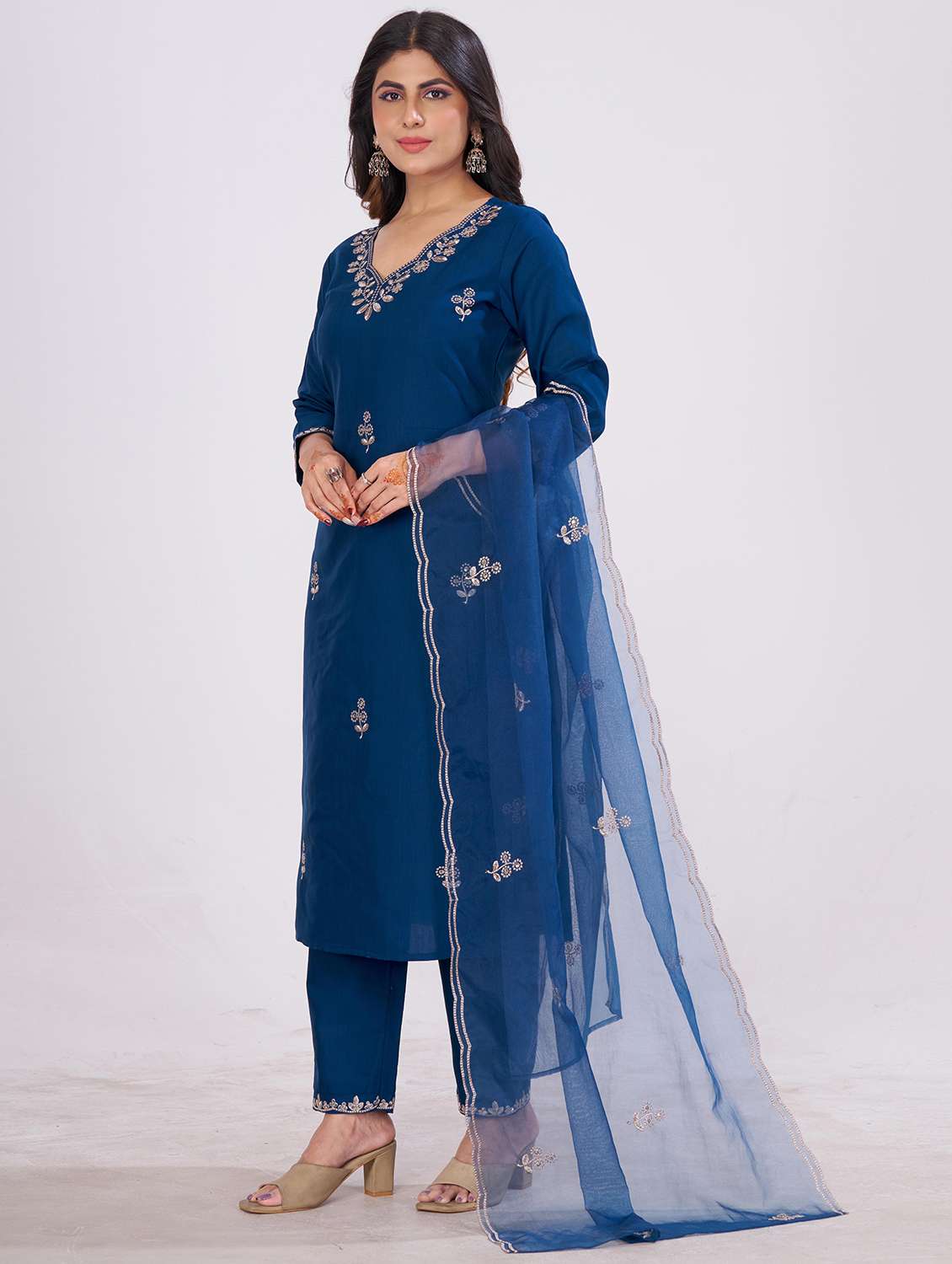 women solid with work three quarter sleeve kurta pant with dupatta set - 22501895 -  Standard Image - 3