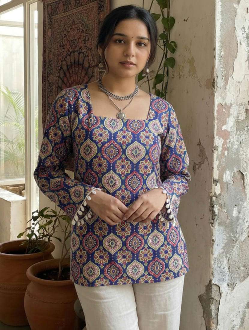women printed bell sleeve straight kurti