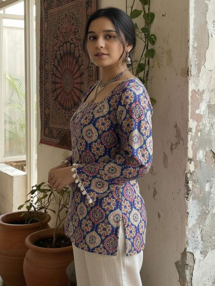 women printed bell sleeve straight kurti - 22501900 -  Standard Image - 3