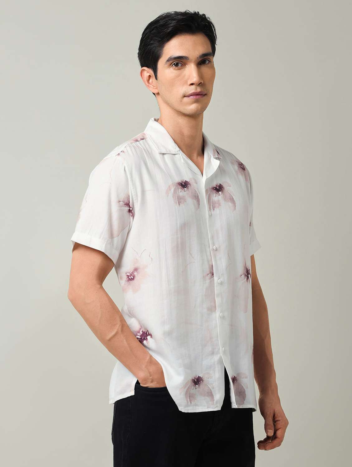 men printed short sleeve regular fit casual shirt - 22501932 -  Standard Image - 3
