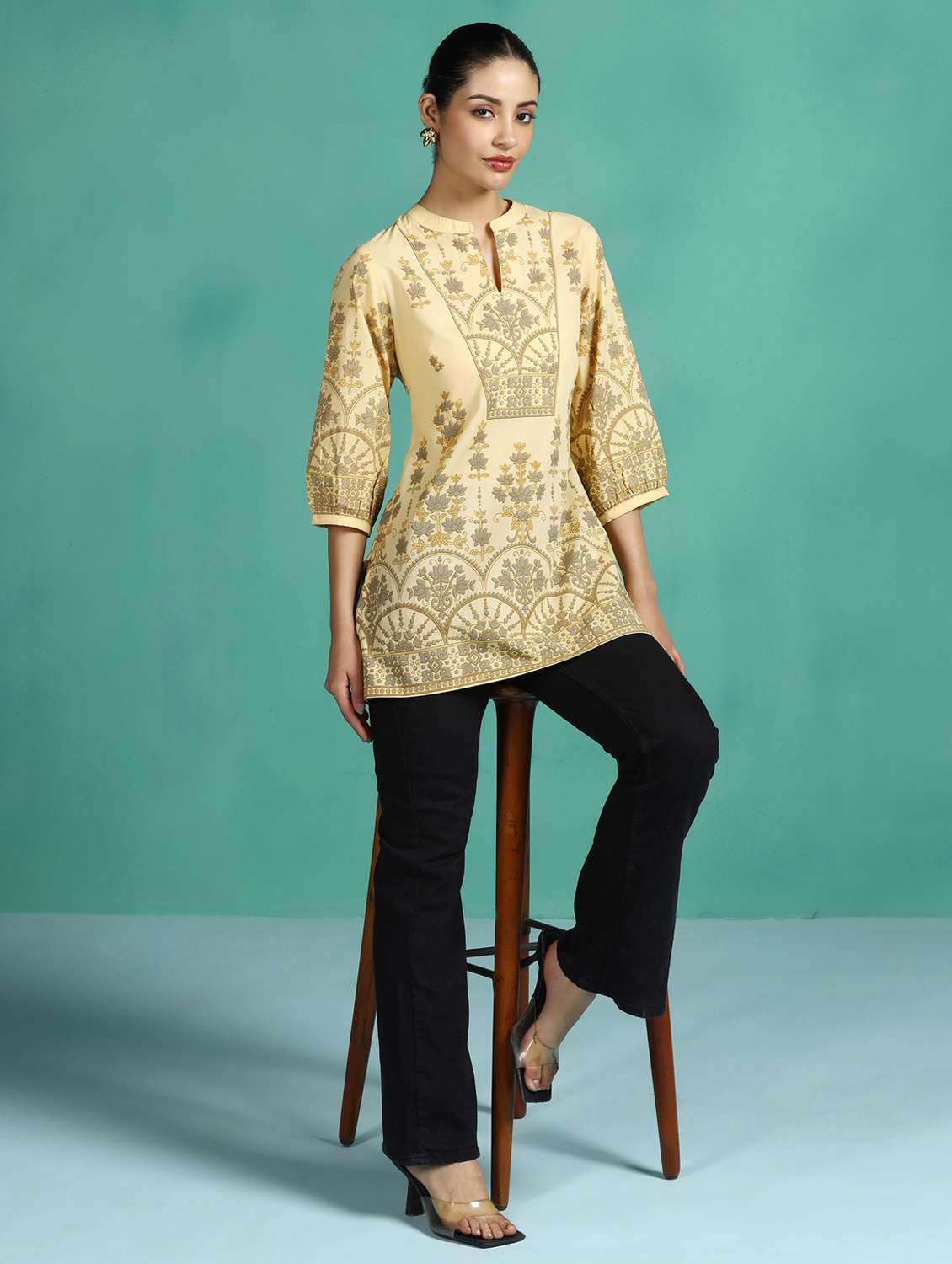 women printed mandarin collar kurti