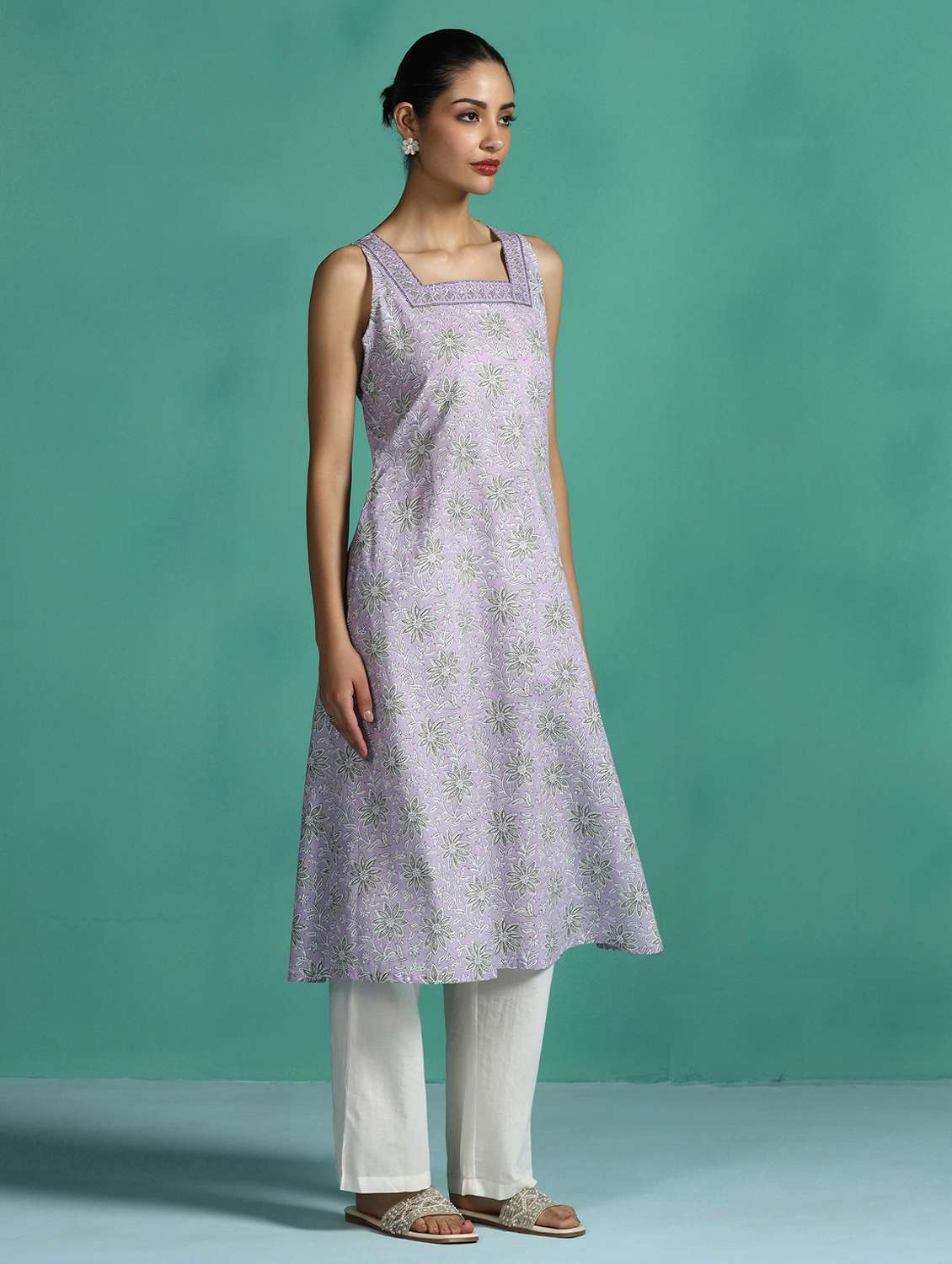 women floral printed sleeveless a-line kurta - 22502057 -  Standard Image - 3