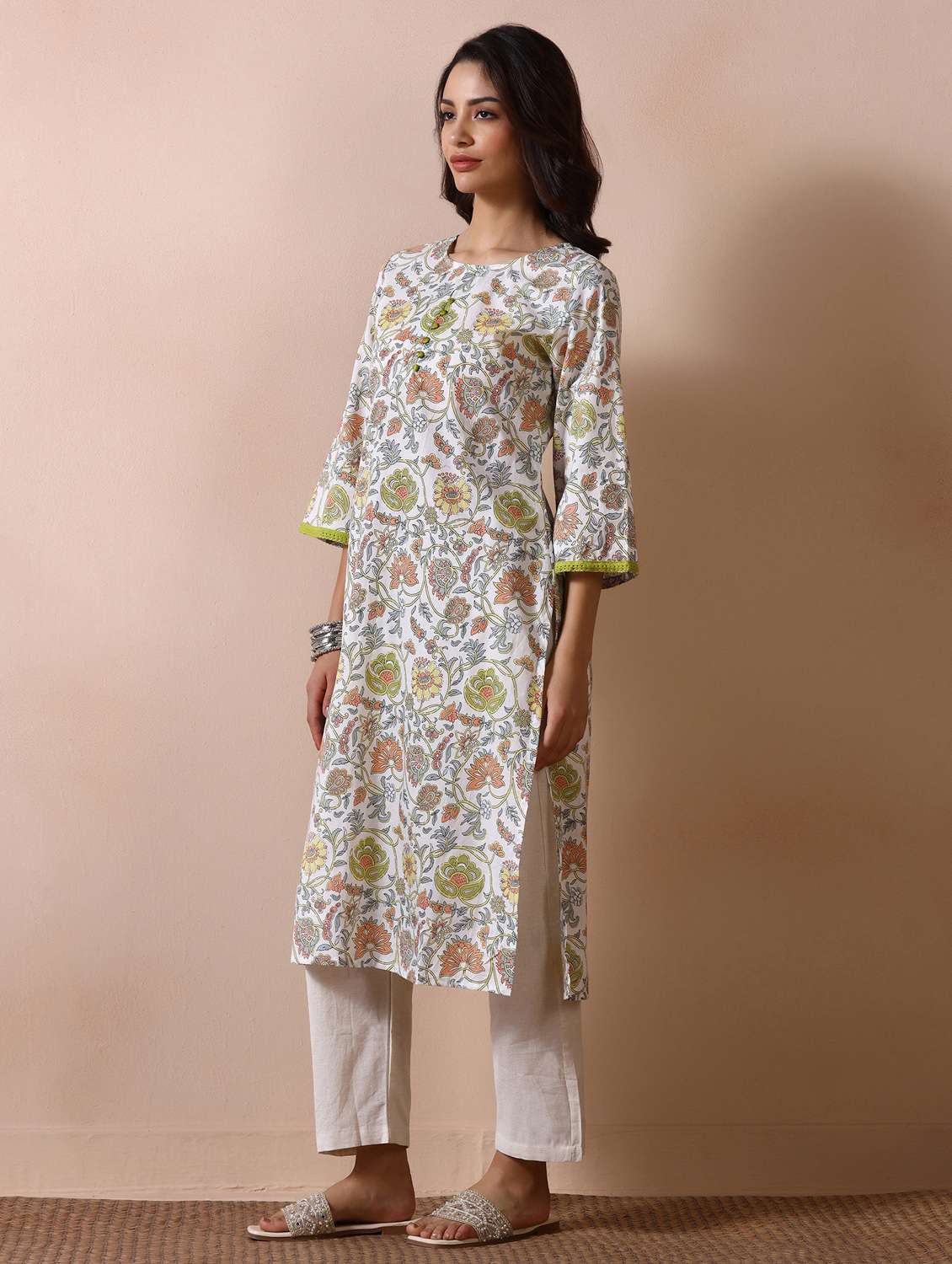 women floral printed round neck straight kurta - 22502058 -  Standard Image - 5