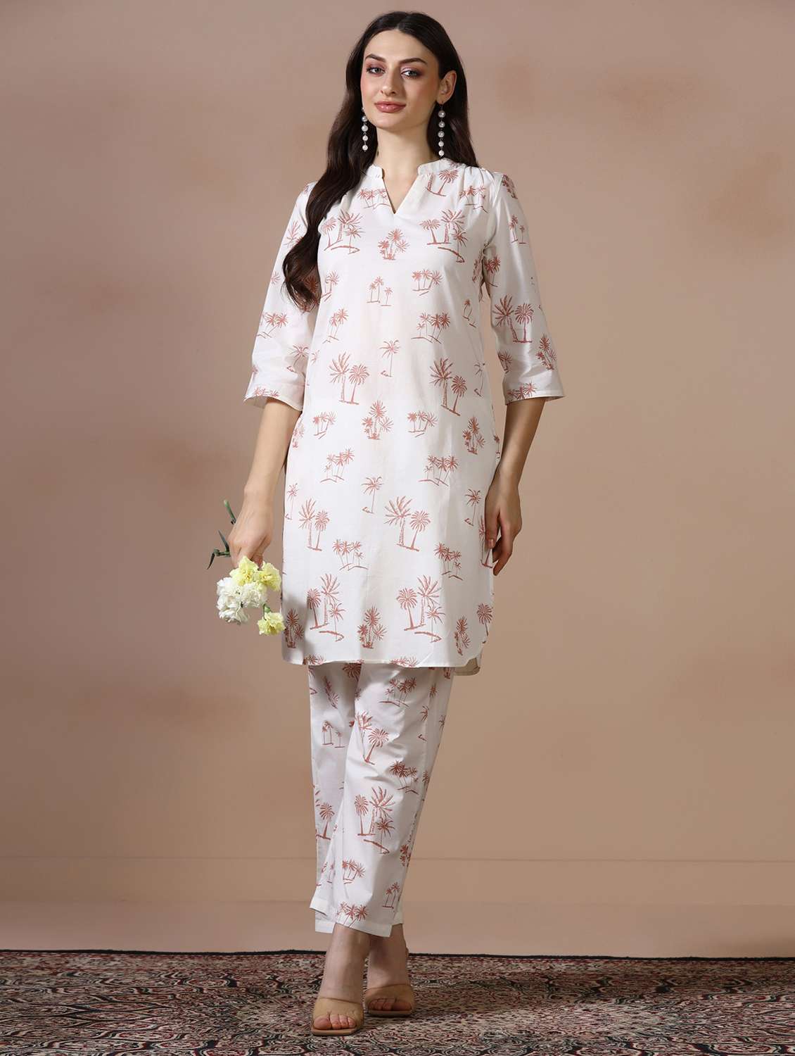 women printed three quarter sleeve kurta pant set