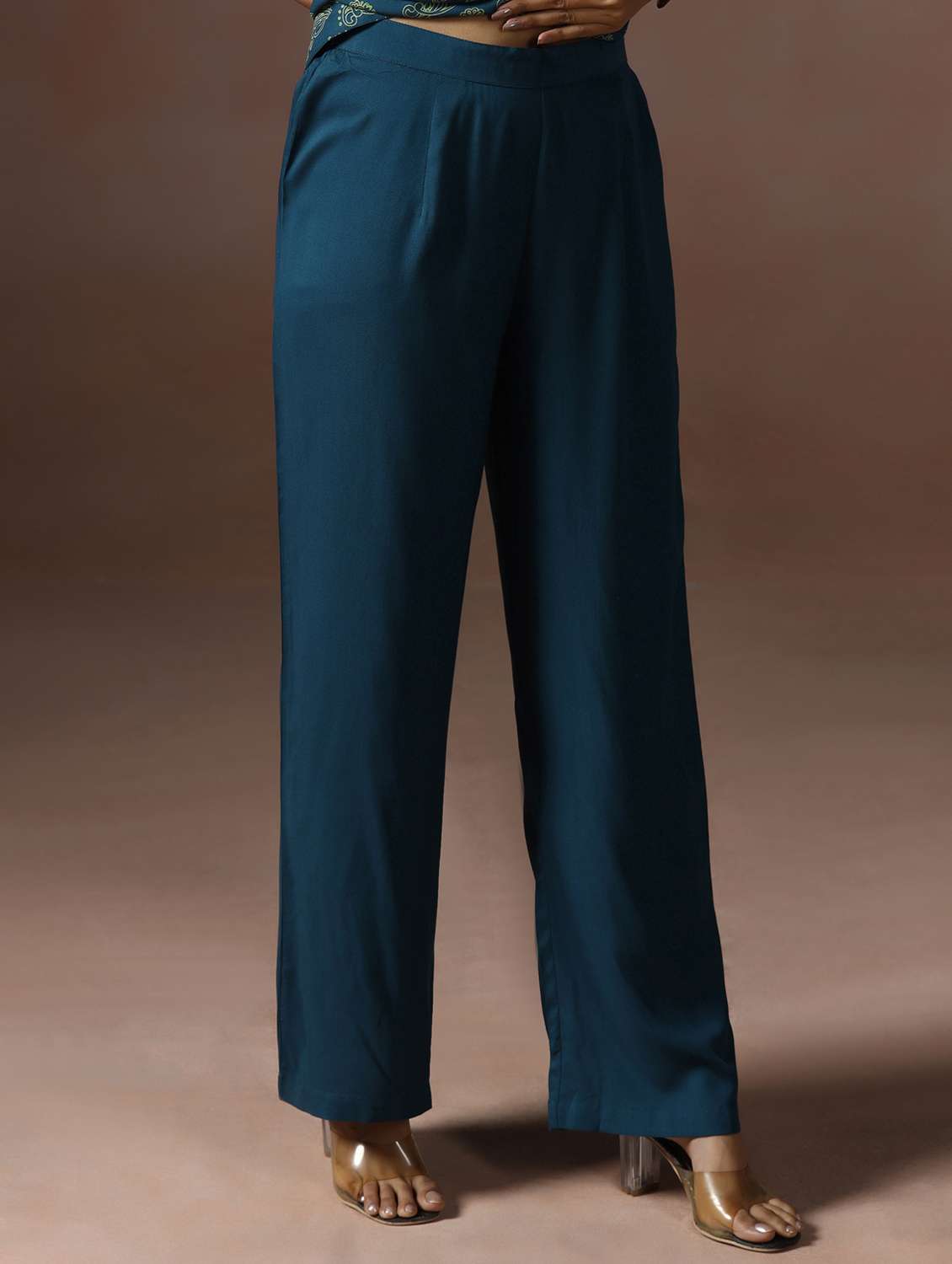 women printed sleeveless kurta pant set - 22502097 -  Standard Image - 5
