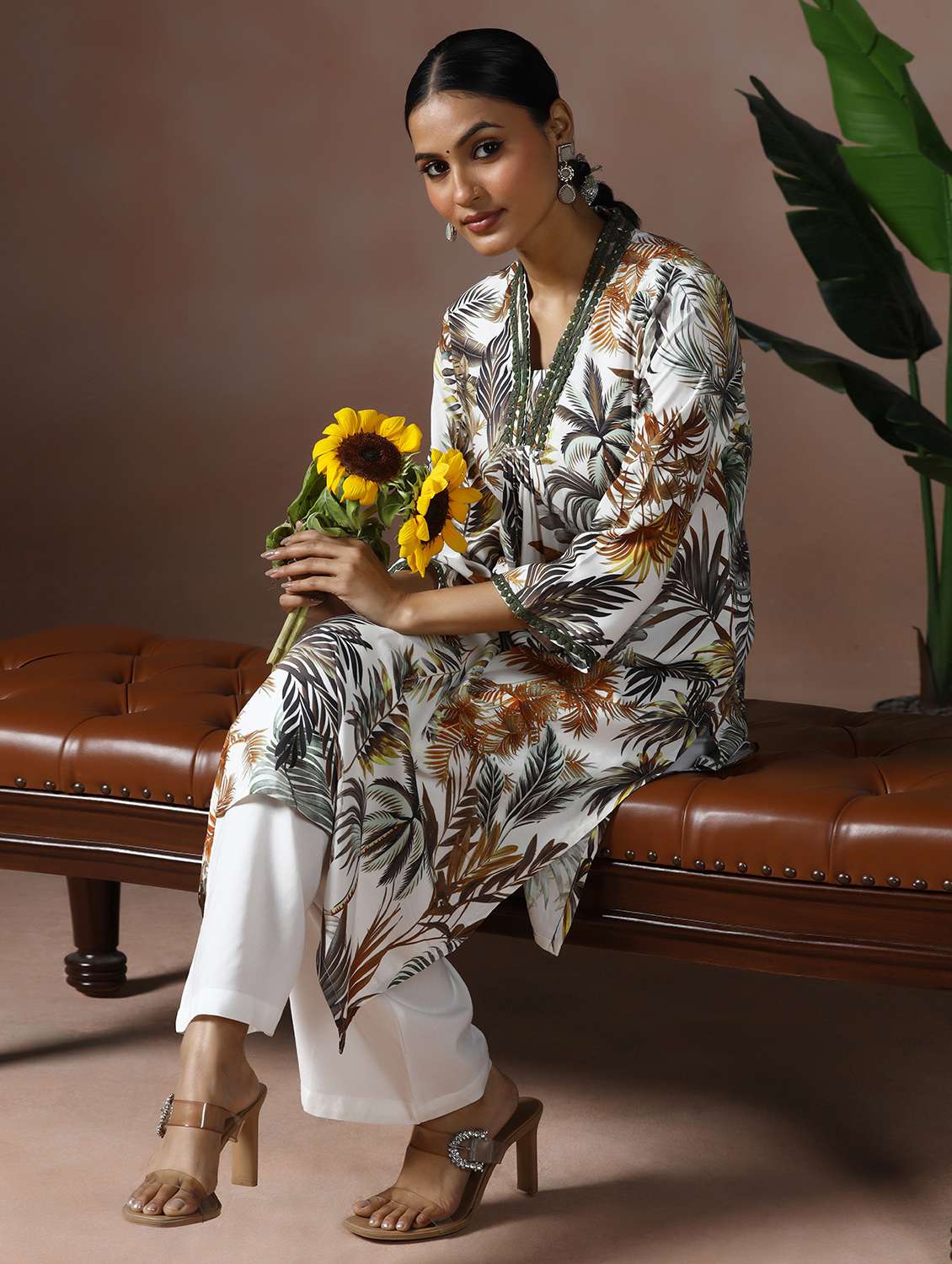 women printed three quarter sleeve kurta pant set